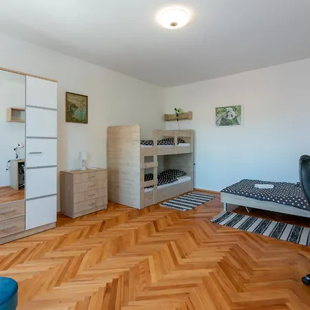 Tinac Nyaraló Crikvenica