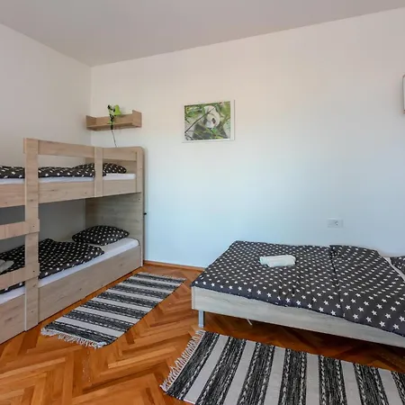 Hébergement de vacances Tinac