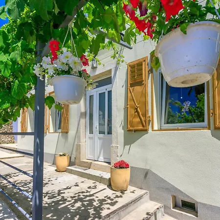 Hébergement de vacances Tinac